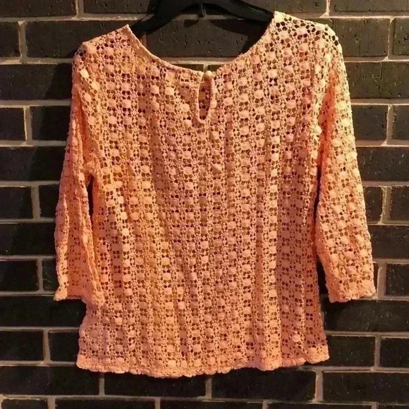 Forever 21 Women’s Small Holed Out Knit 3/4 Sleeve Peach Shirt - Picture 2 of 4